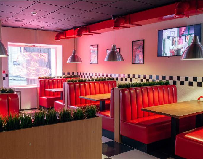 Интерьер в стиле «American Diner» воссоздает атмосферу Америки 60-х